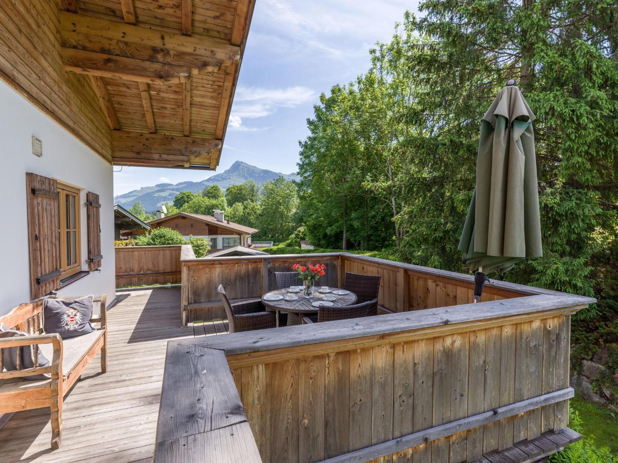 Landhaus Kitzhorn Appartement Hahnenkamm - By Nv-Appartements Kitzbühel Eksteriør bilde